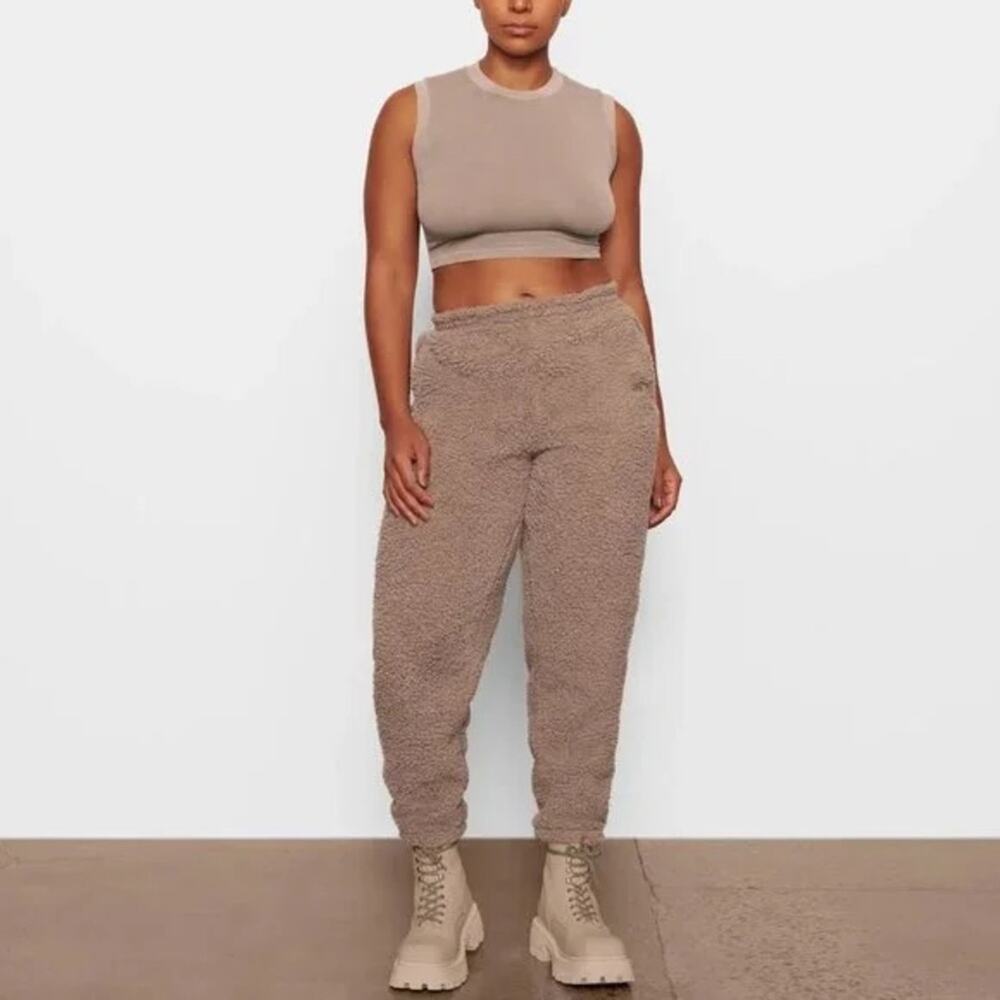 NEW Skims Teddy High Pile Fleece Sherpa Joggers in Desert Brown Womens XS